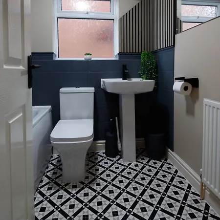 Wellsway House By Cliftonvalley Holiday home *
