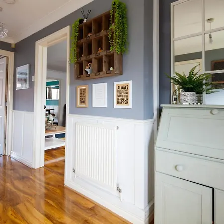 Wellsway House By Cliftonvalley Holiday home Bristol
